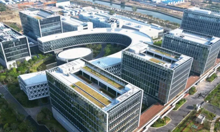 企业直播间策划搭建中的设备选型与场景化设计方案